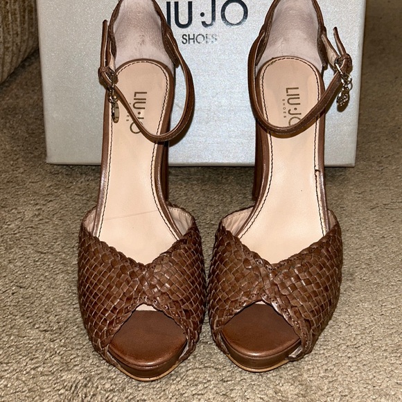 Liu Jo Shoes - LIU-JO Italian Brown Woven Leather Platform sandal size 38
